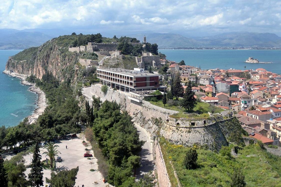https://mdw-travel-data-us-east-1.s3.amazonaws.com/img/country/Greece/Akronafplia-Castle/img_02.jpg