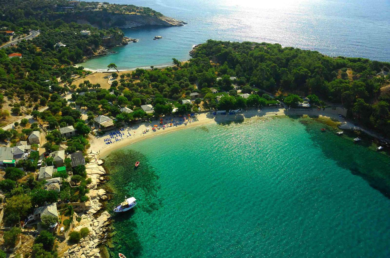 https://mdw-travel-data-us-east-1.s3.amazonaws.com/img/country/Greece/Aliki-Beach/img_02.jpg
