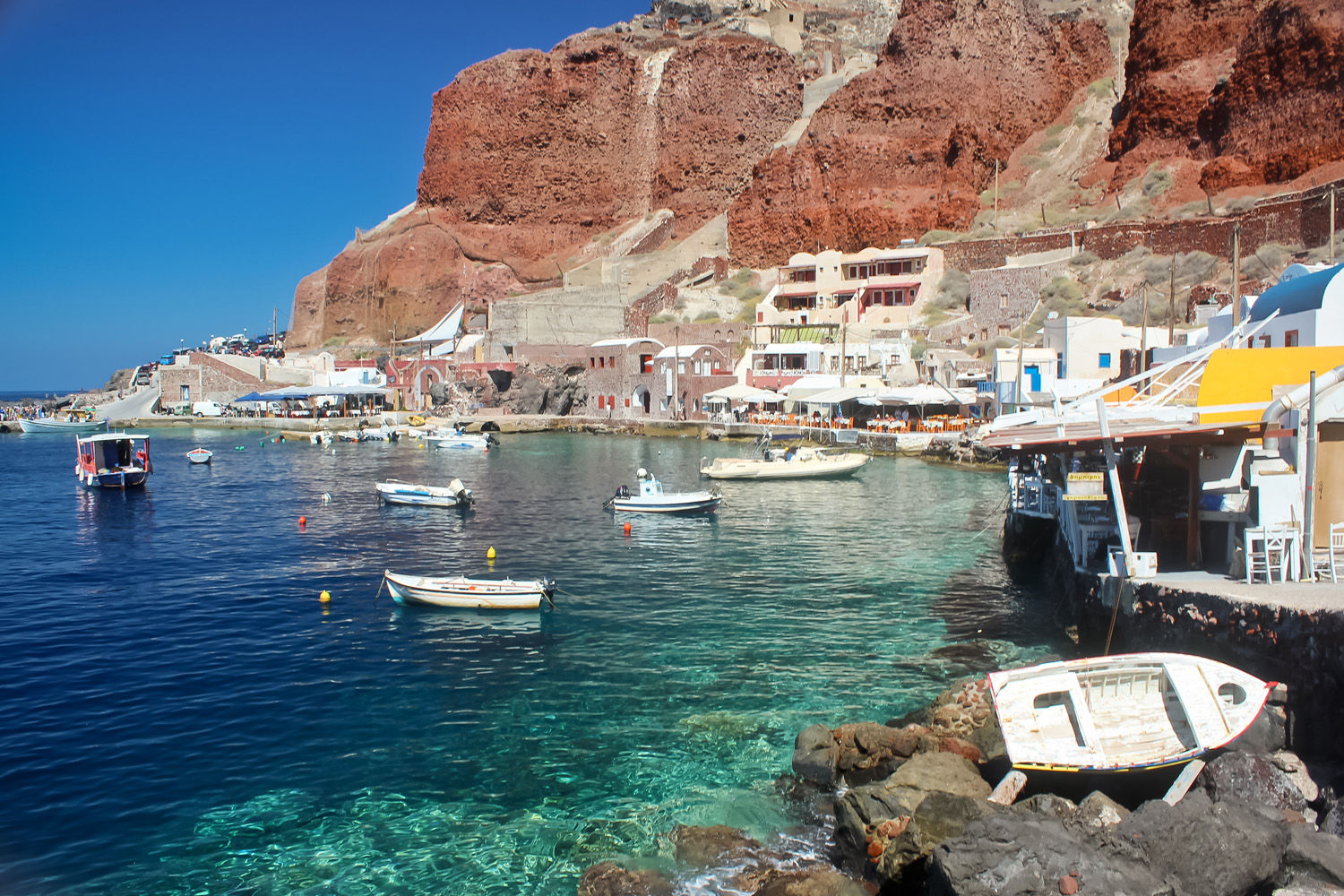https://mdw-travel-data-us-east-1.s3.amazonaws.com/img/country/Greece/Amoudi-Bay/img_00.jpg