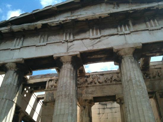 https://mdw-travel-data-us-east-1.s3.amazonaws.com/img/country/Greece/Ancient-Agora-of-Thasos/img_02.jpg