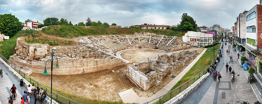 https://mdw-travel-data-us-east-1.s3.amazonaws.com/img/country/Greece/Ancient-Theater-of-Larissa/img_03.jpg
