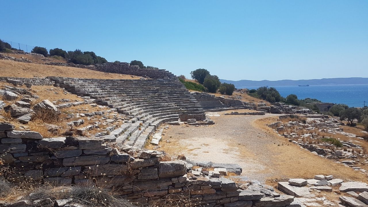https://mdw-travel-data-us-east-1.s3.amazonaws.com/img/country/Greece/Ancient-Theatre-of-Thorikos/img_00.jpg
