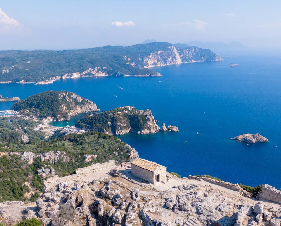 https://mdw-travel-data-us-east-1.s3.amazonaws.com/img/country/Greece/Angelokastro/img_02.jpg