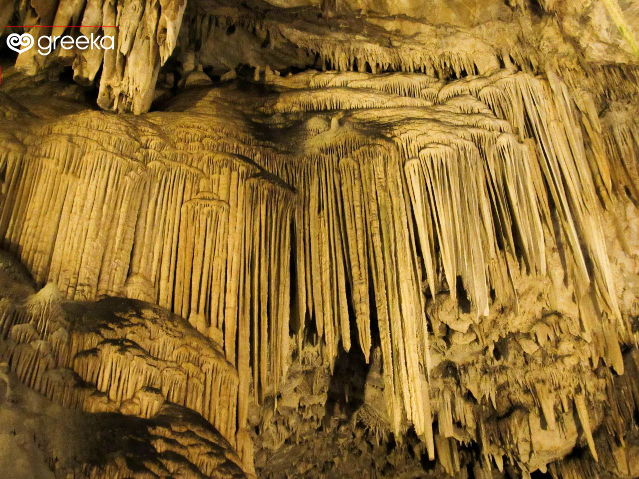 https://mdw-travel-data-us-east-1.s3.amazonaws.com/img/country/Greece/Antiparos-Cave/img_00.jpg