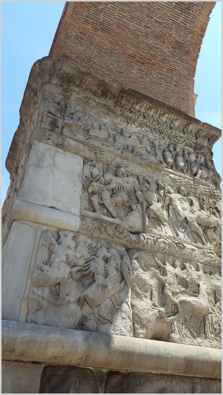 https://mdw-travel-data-us-east-1.s3.amazonaws.com/img/country/Greece/Arch-of-Gallus/img_03.jpg