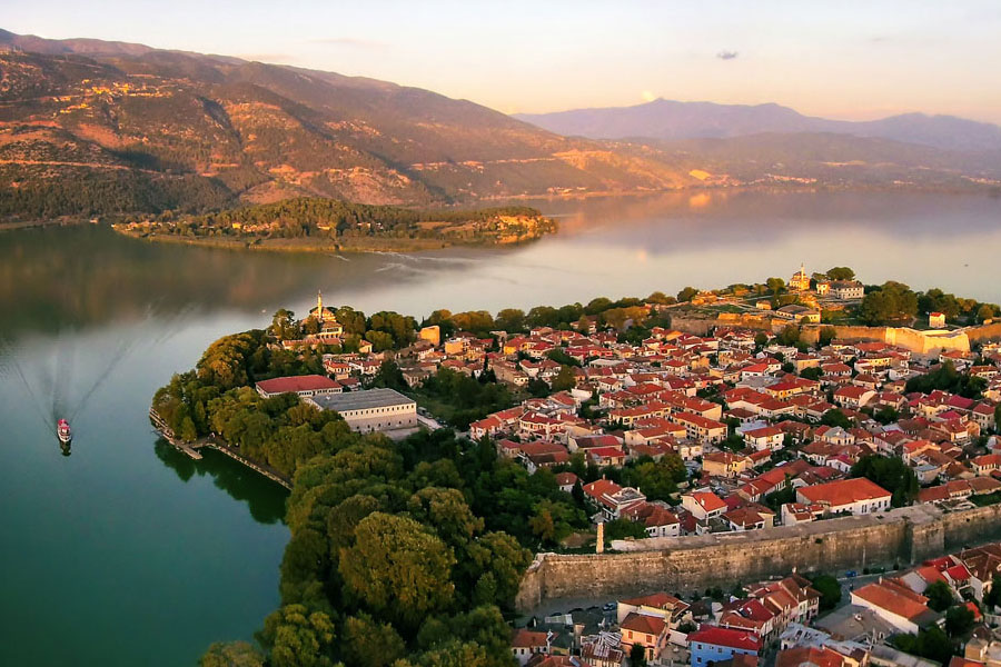 https://mdw-travel-data-us-east-1.s3.amazonaws.com/img/country/Greece/Archaeological-Museum-of-Ioannina/img_01.jpg