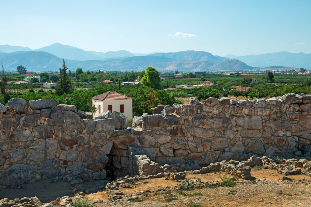 https://mdw-travel-data-us-east-1.s3.amazonaws.com/img/country/Greece/Archaeological-Site-of-Tiryns/img_03.jpg