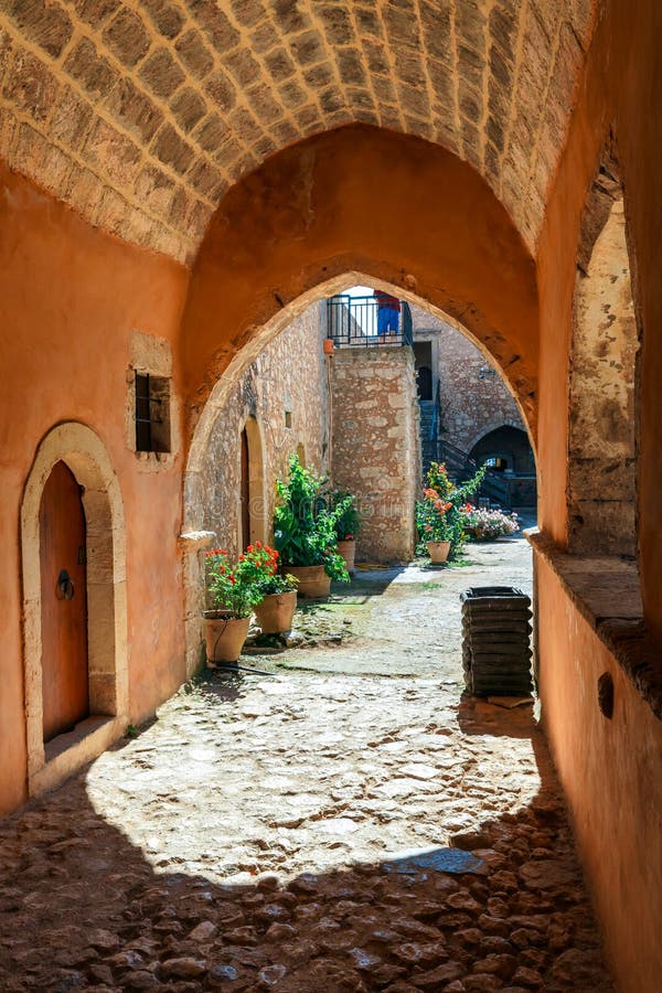 https://mdw-travel-data-us-east-1.s3.amazonaws.com/img/country/Greece/Arkadi-Monastery/img_01.jpg