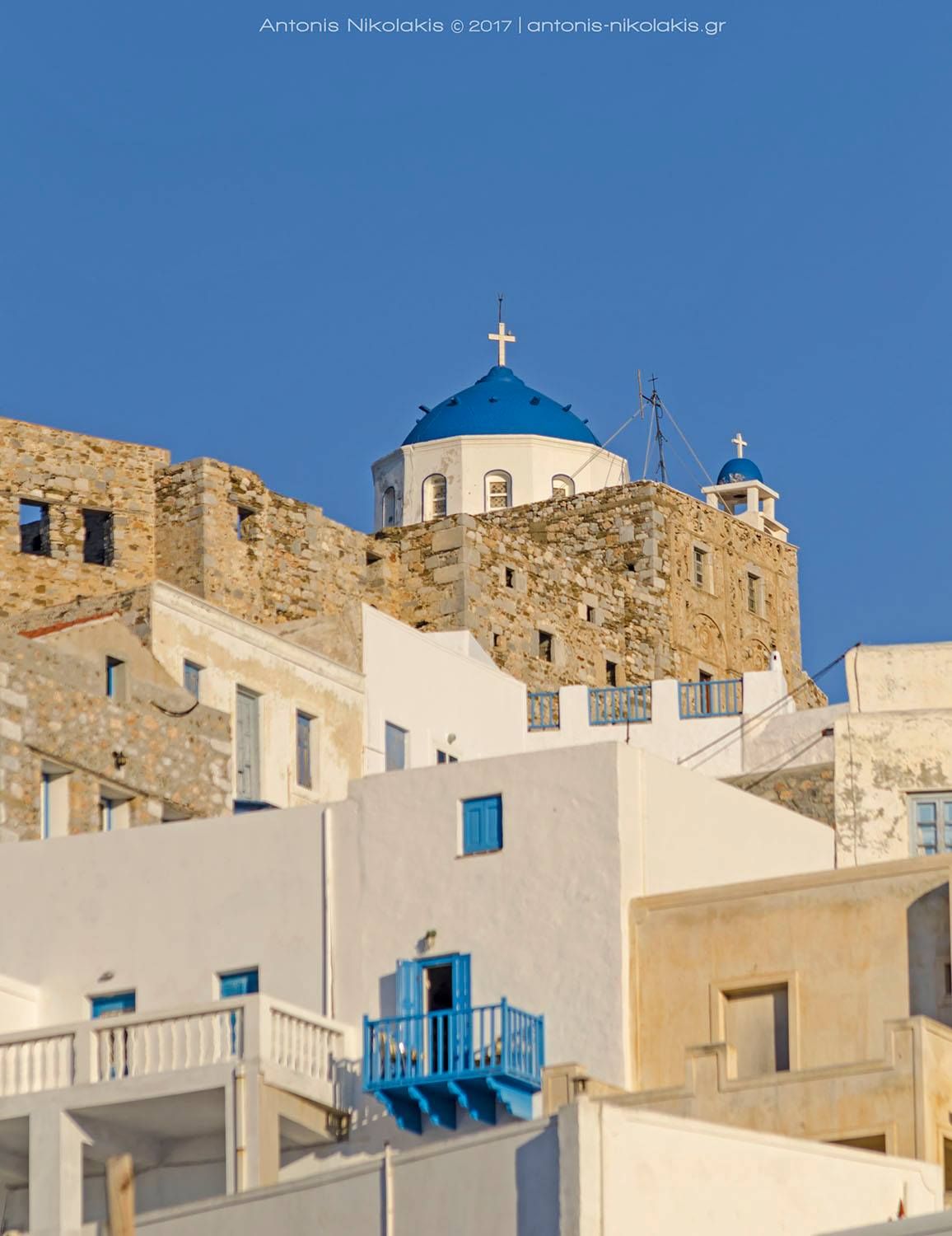 https://mdw-travel-data-us-east-1.s3.amazonaws.com/img/country/Greece/Astypalaia-Castle/img_01.jpg
