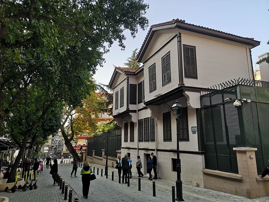 https://mdw-travel-data-us-east-1.s3.amazonaws.com/img/country/Greece/Ataturk-Museum/img_03.jpg