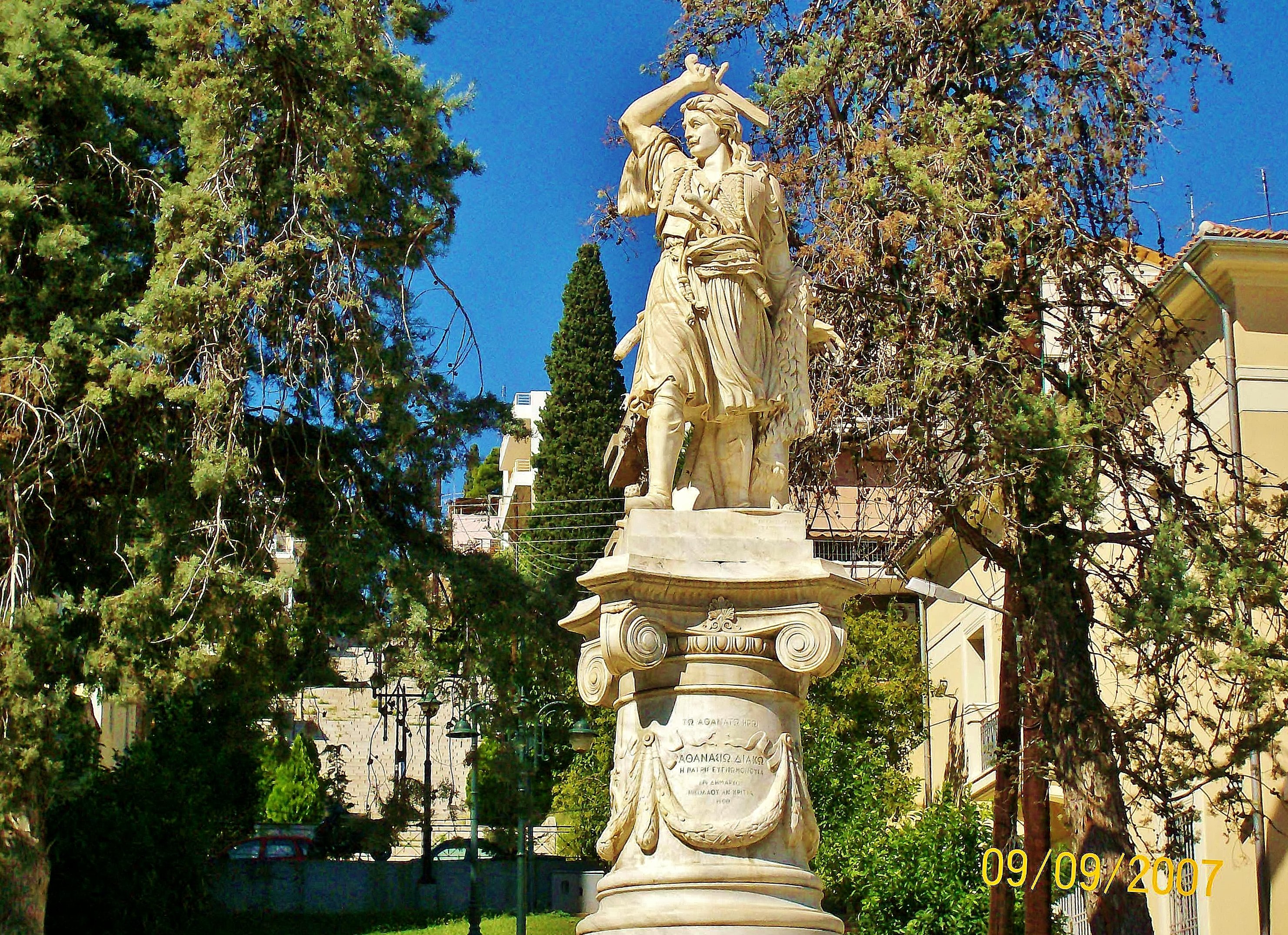 https://mdw-travel-data-us-east-1.s3.amazonaws.com/img/country/Greece/Athanasios-Diakos-Statue/img_03.jpg