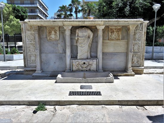 https://mdw-travel-data-us-east-1.s3.amazonaws.com/img/country/Greece/Bembo-Fountain/img_01.jpg