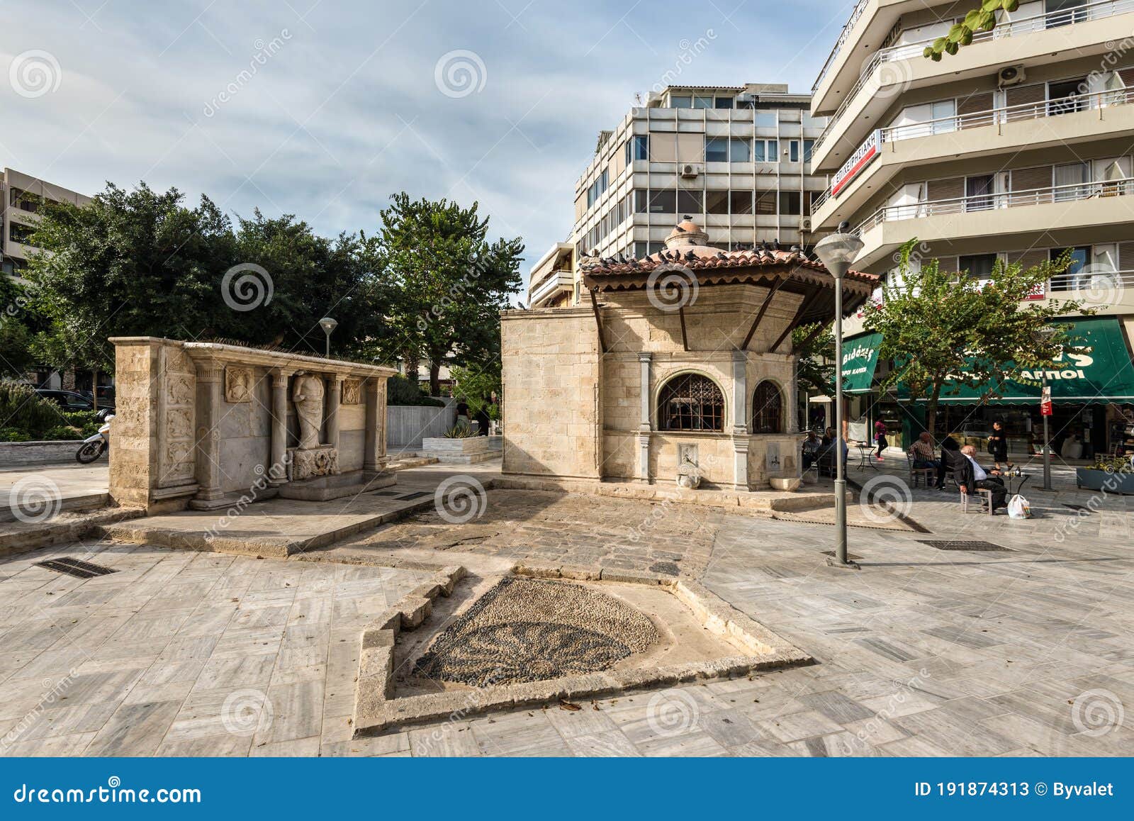 https://mdw-travel-data-us-east-1.s3.amazonaws.com/img/country/Greece/Bembo-Fountain/img_02.jpg