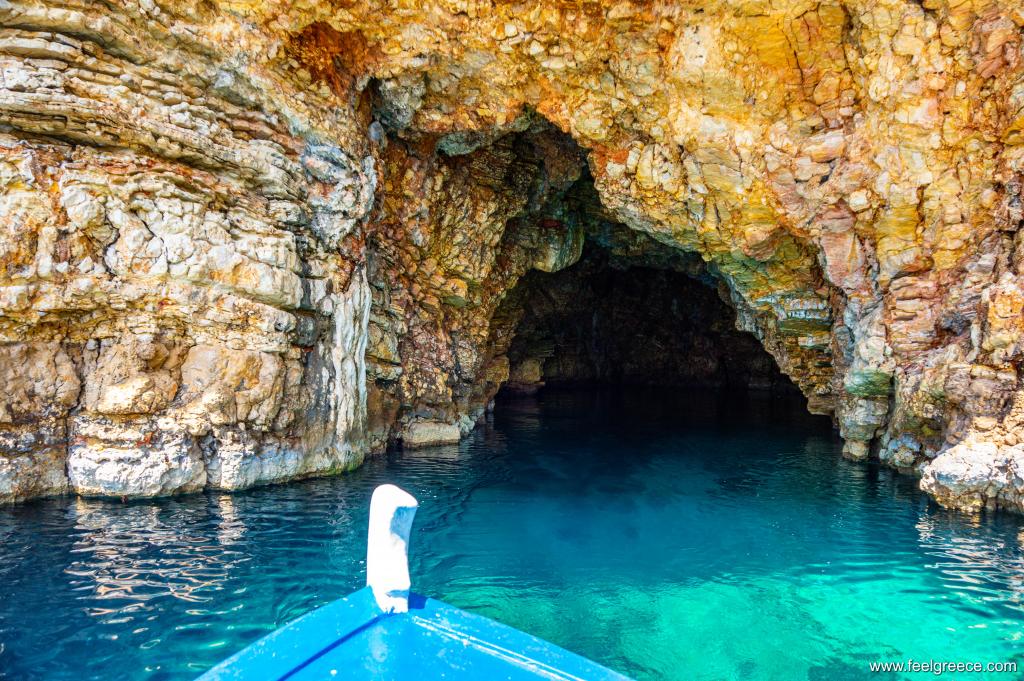 https://mdw-travel-data-us-east-1.s3.amazonaws.com/img/country/Greece/Blue-Caves/img_03.jpg