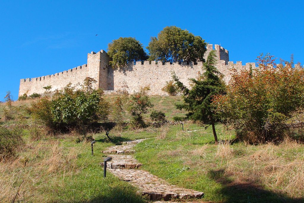 https://mdw-travel-data-us-east-1.s3.amazonaws.com/img/country/Greece/Byzantine-Castle-of-Platamon/img_01.jpg
