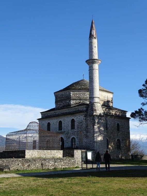 https://mdw-travel-data-us-east-1.s3.amazonaws.com/img/country/Greece/Byzantine-Fortifications-of-Ioannina/img_01.jpg