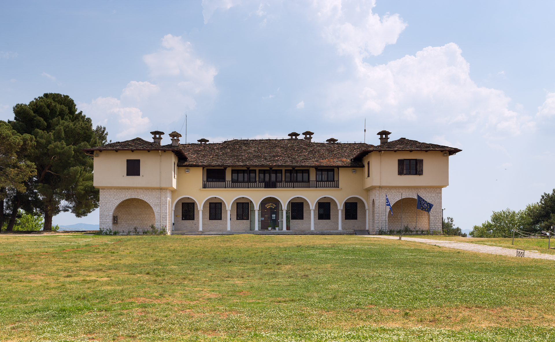 https://mdw-travel-data-us-east-1.s3.amazonaws.com/img/country/Greece/Byzantine-Museum-of-Ioannina/img_00.jpg