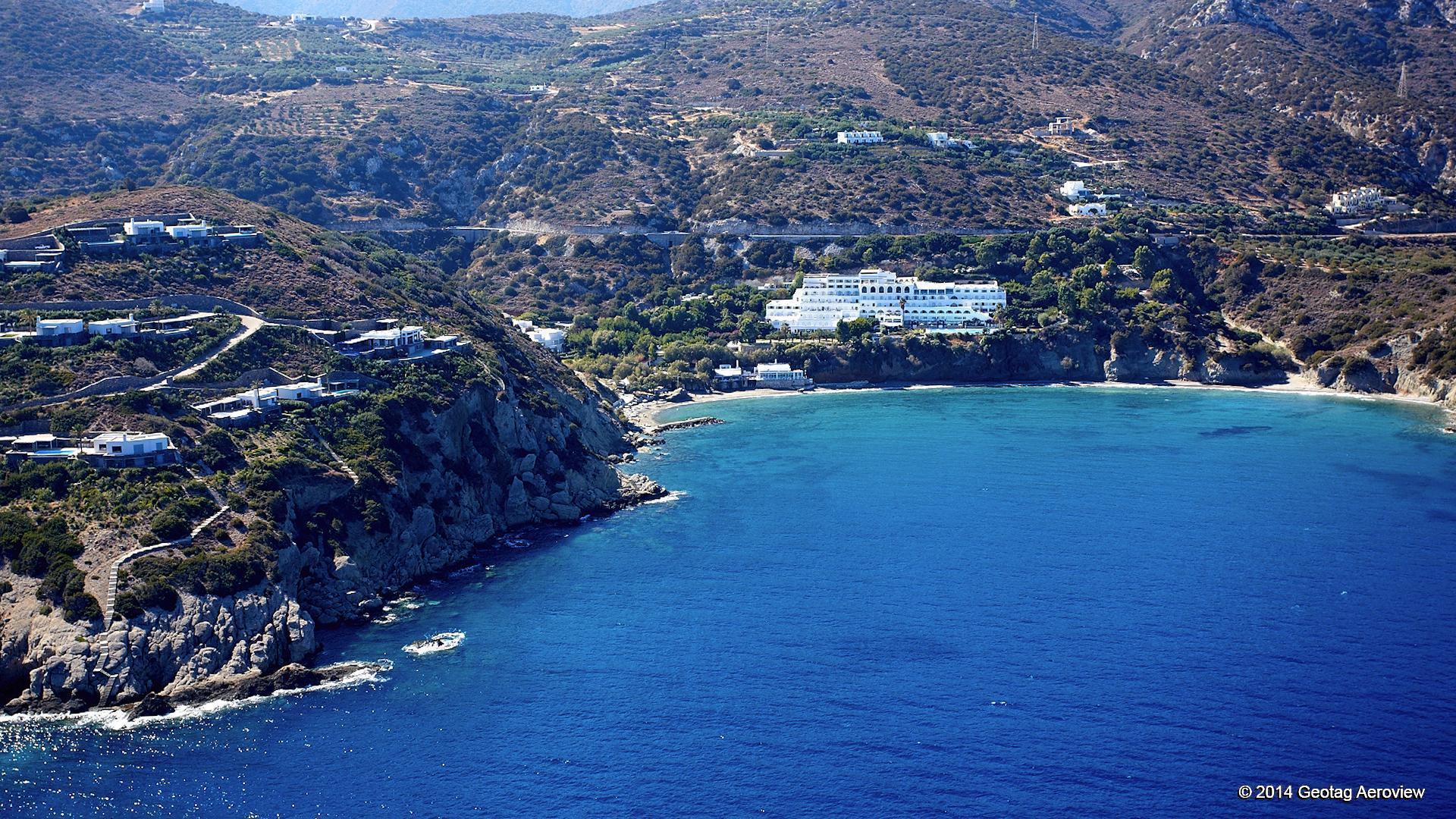 https://mdw-travel-data-us-east-1.s3.amazonaws.com/img/country/Greece/Chorio/img_03.jpg