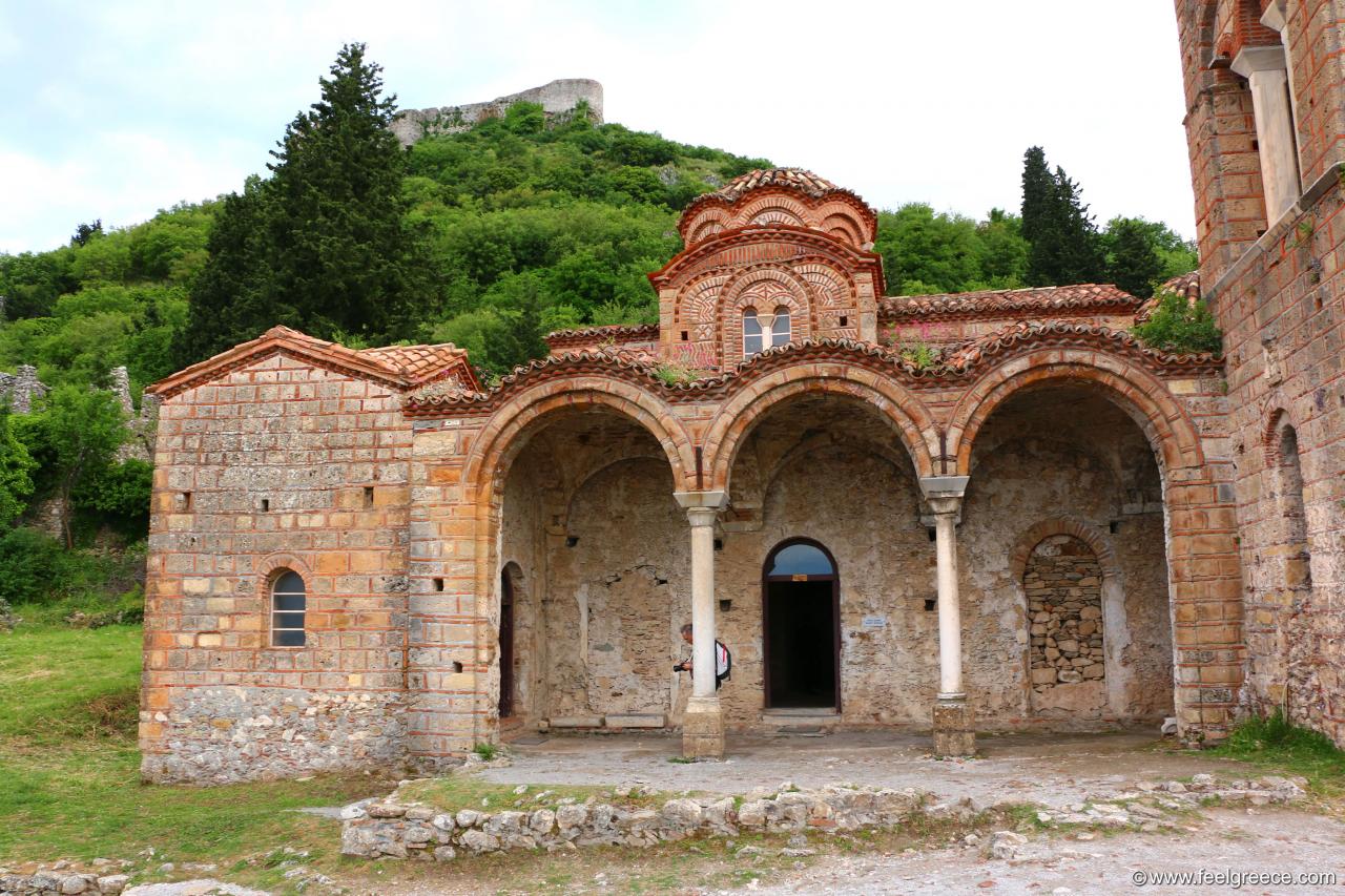 https://mdw-travel-data-us-east-1.s3.amazonaws.com/img/country/Greece/Church-of-Agia-Sofia/img_01.jpg