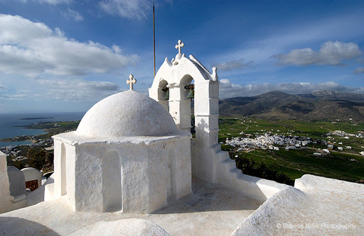 https://mdw-travel-data-us-east-1.s3.amazonaws.com/img/country/Greece/Church-of-Agios-Antonios/img_00.jpg