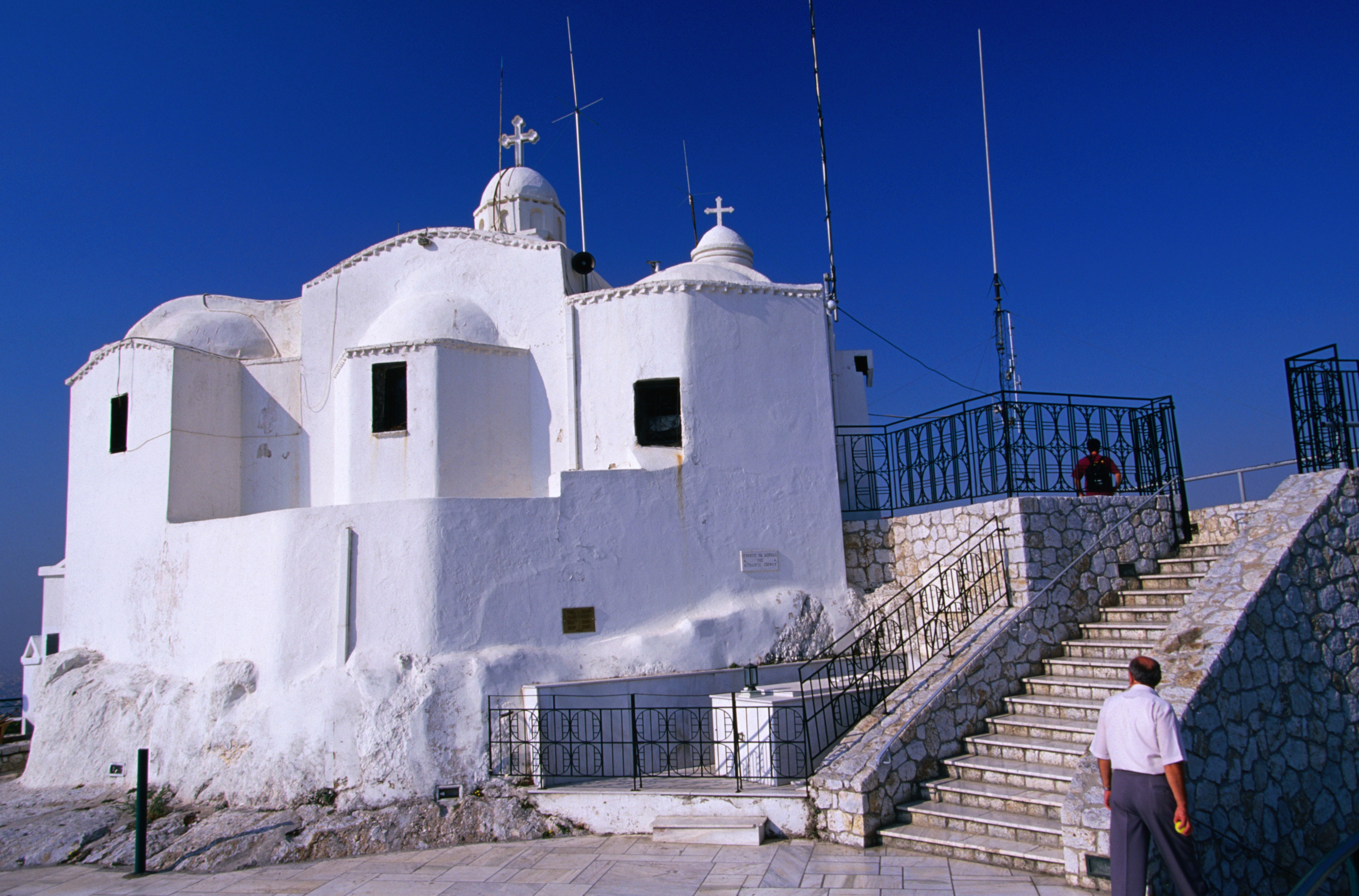 https://mdw-travel-data-us-east-1.s3.amazonaws.com/img/country/Greece/Church-of-Agios-Antonios/img_01.jpg