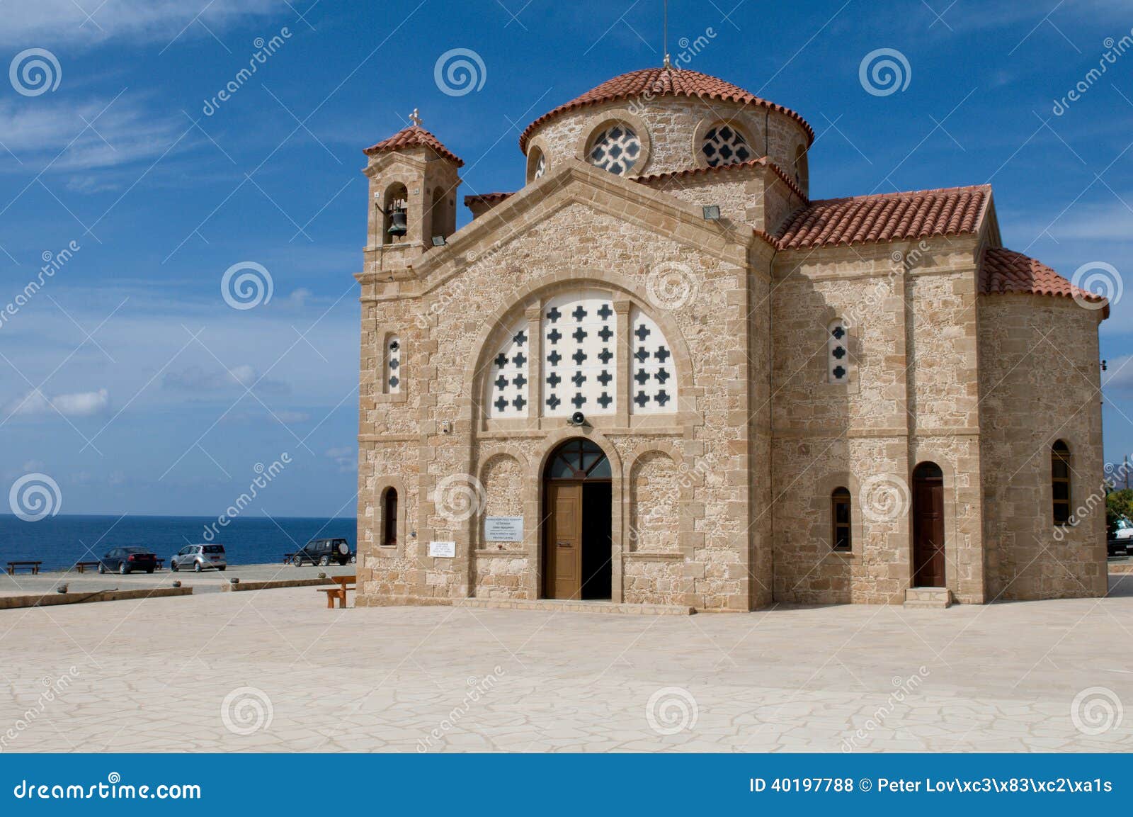 https://mdw-travel-data-us-east-1.s3.amazonaws.com/img/country/Greece/Church-of-Agios-Georgios-of-Gorgolainis/img_00.jpg