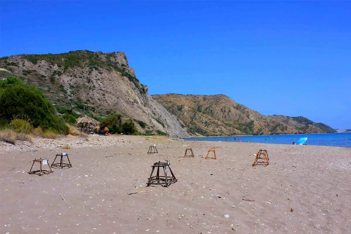 https://mdw-travel-data-us-east-1.s3.amazonaws.com/img/country/Greece/Dafni-Beach/img_02.jpg