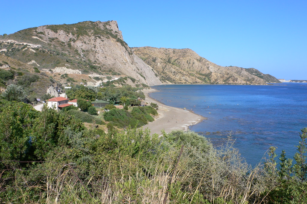https://mdw-travel-data-us-east-1.s3.amazonaws.com/img/country/Greece/Dafni-Beach/img_03.jpg