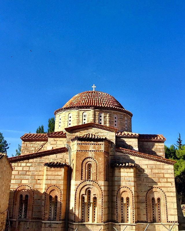 https://mdw-travel-data-us-east-1.s3.amazonaws.com/img/country/Greece/Daphni-Monastery/img_03.jpg
