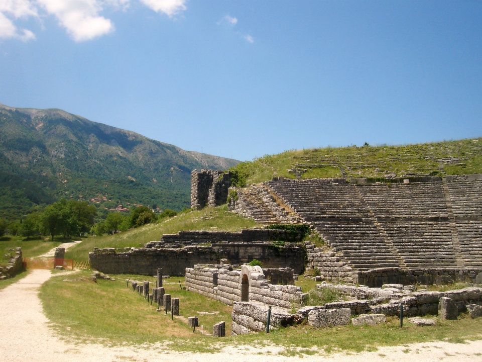 https://mdw-travel-data-us-east-1.s3.amazonaws.com/img/country/Greece/Dodoni-Ancient-Theatre/img_02.jpg