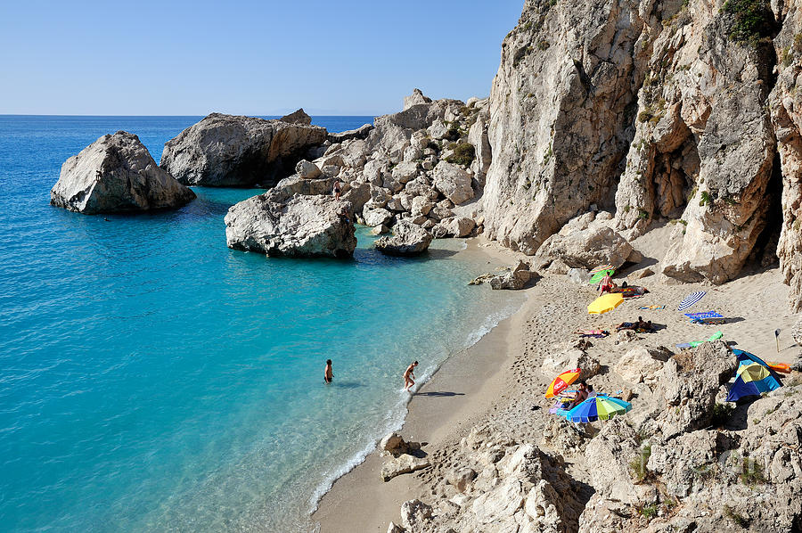https://mdw-travel-data-us-east-1.s3.amazonaws.com/img/country/Greece/Egremni-Beach/img_01.jpg