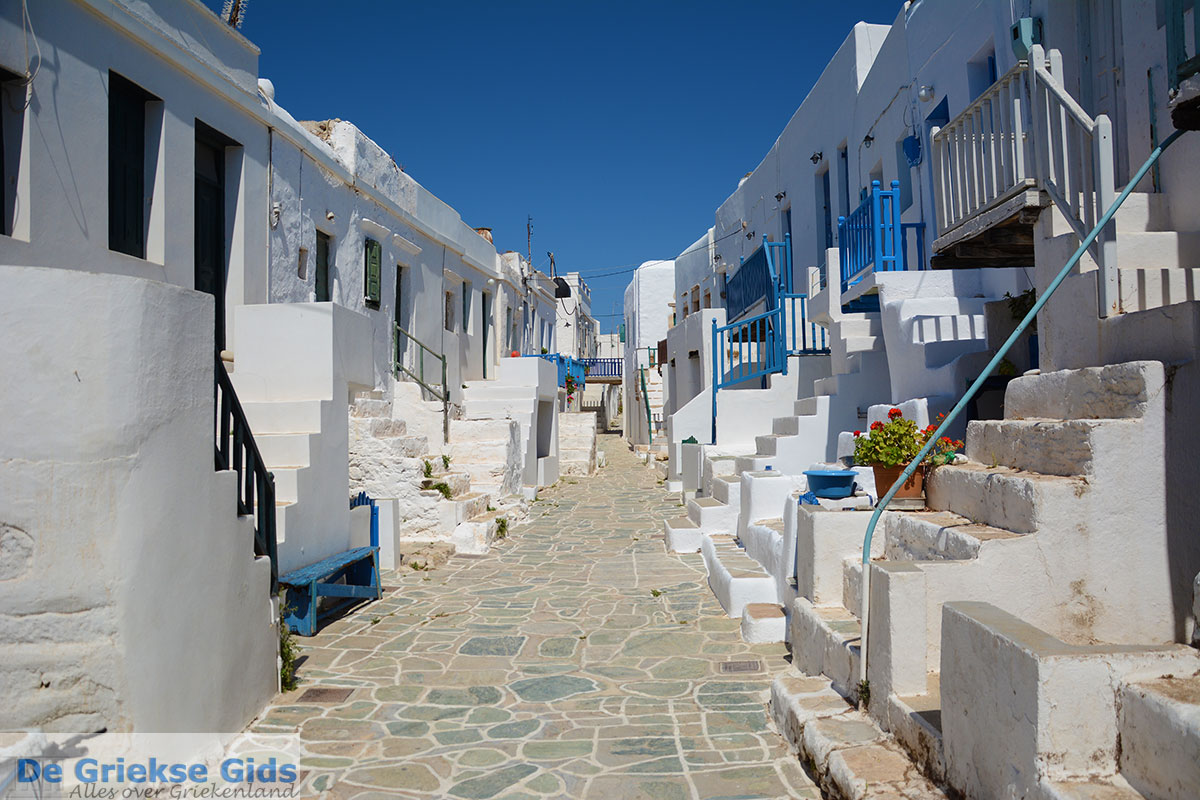 https://mdw-travel-data-us-east-1.s3.amazonaws.com/img/country/Greece/Folegandros-Chora/img_03.jpg