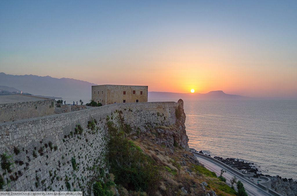 https://mdw-travel-data-us-east-1.s3.amazonaws.com/img/country/Greece/Fortezza-Castle/img_02.jpg