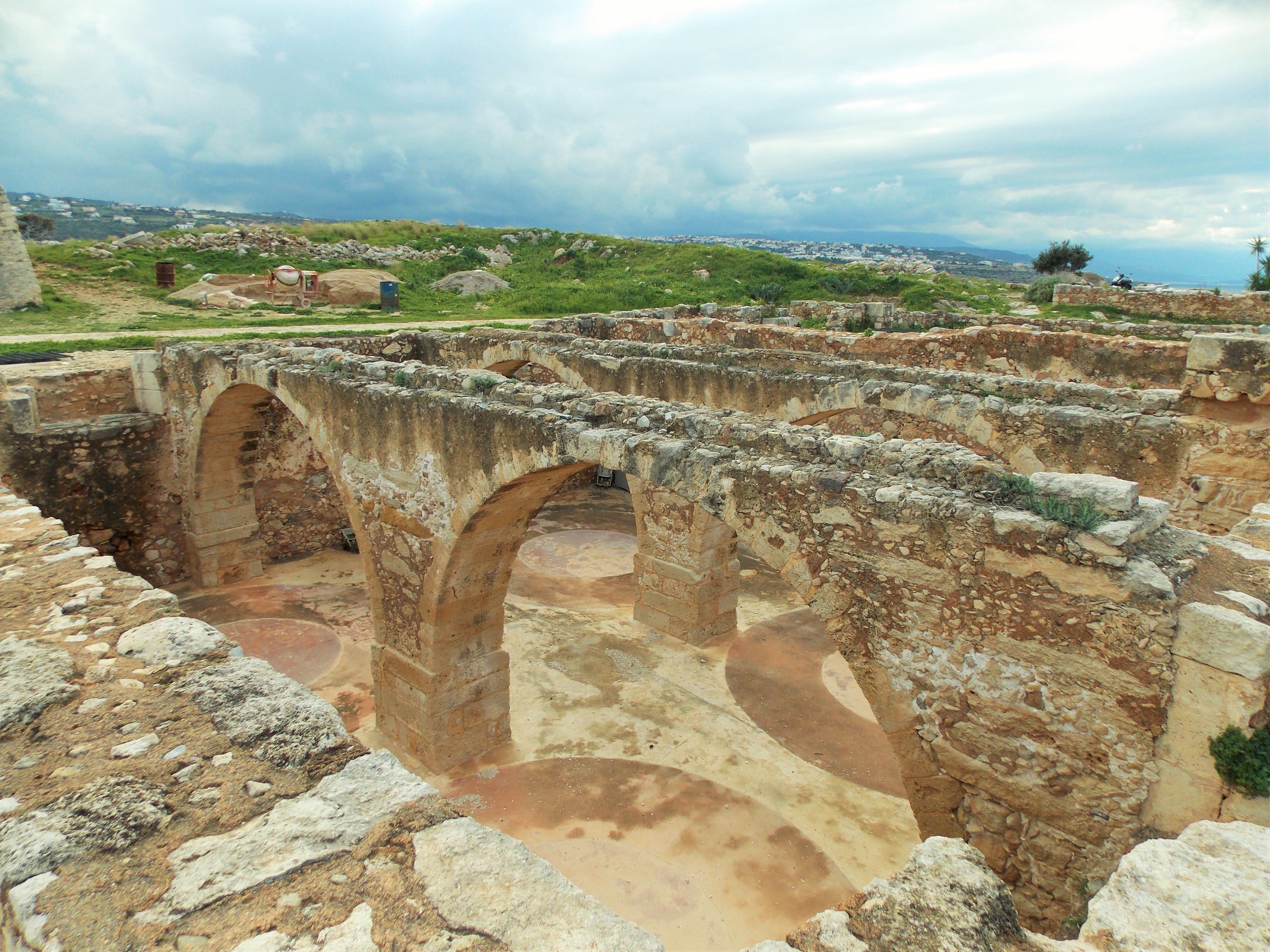 https://mdw-travel-data-us-east-1.s3.amazonaws.com/img/country/Greece/Fortezza-Fortress/img_01.jpg