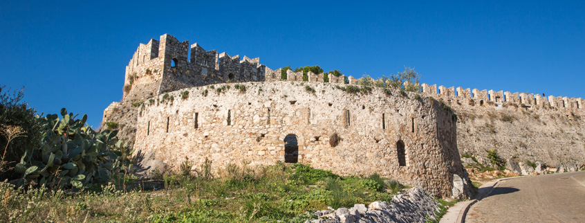 https://mdw-travel-data-us-east-1.s3.amazonaws.com/img/country/Greece/Fortress-of-Acronafplia/img_00.jpg