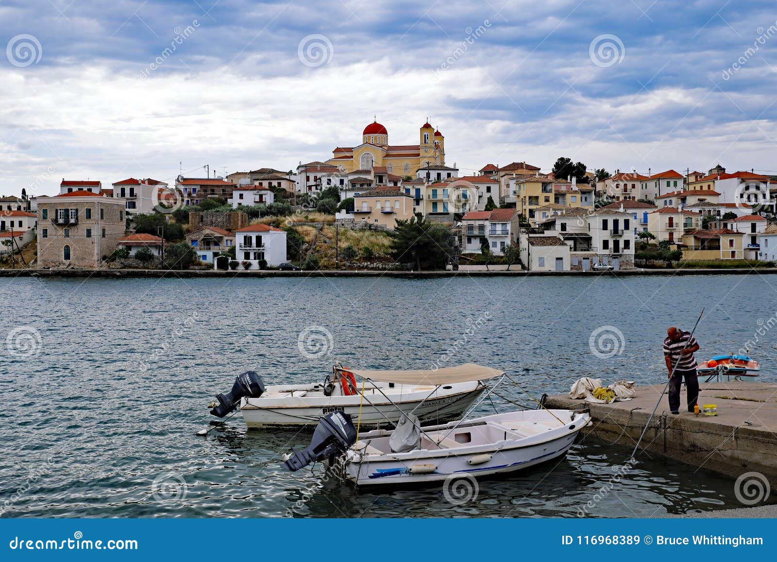 https://mdw-travel-data-us-east-1.s3.amazonaws.com/img/country/Greece/Galaxidi/img_04.jpg