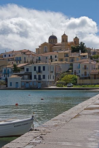 https://mdw-travel-data-us-east-1.s3.amazonaws.com/img/country/Greece/Galaxidi/img_05.jpg