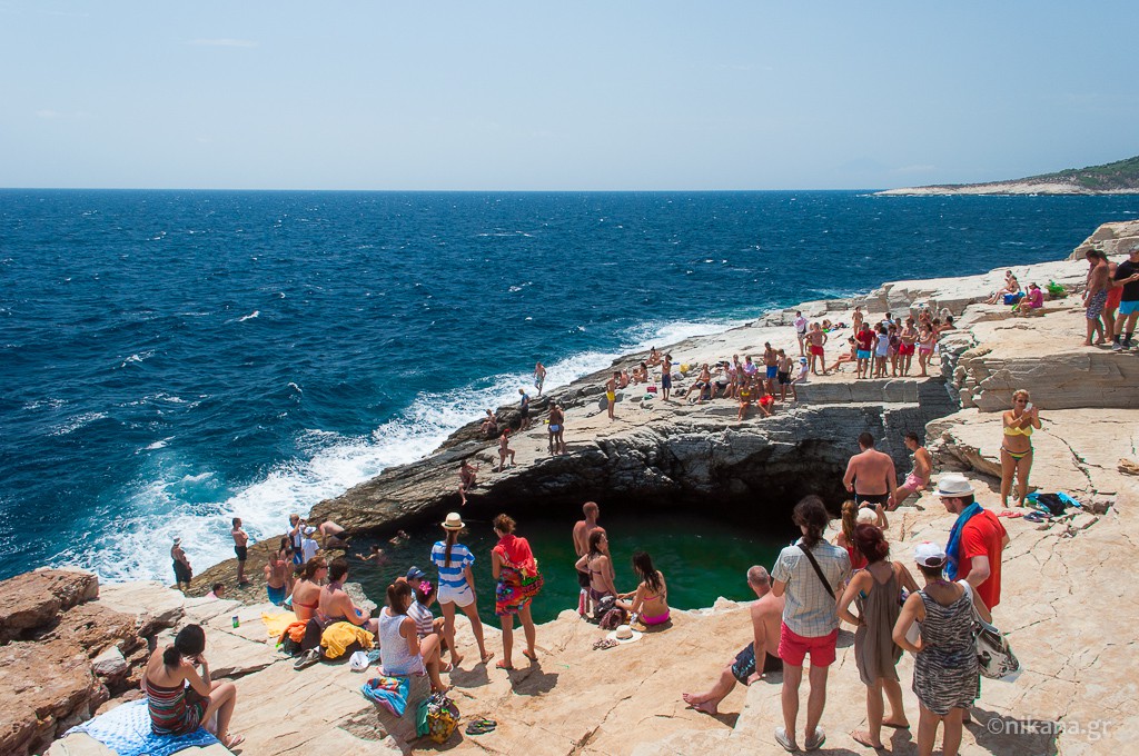 https://mdw-travel-data-us-east-1.s3.amazonaws.com/img/country/Greece/Giola-Natural-Swimming-Pool/img_01.jpg