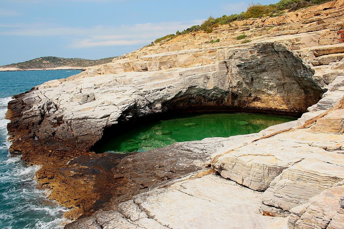 https://mdw-travel-data-us-east-1.s3.amazonaws.com/img/country/Greece/Giola-Natural-Swimming-Pool/img_02.jpg