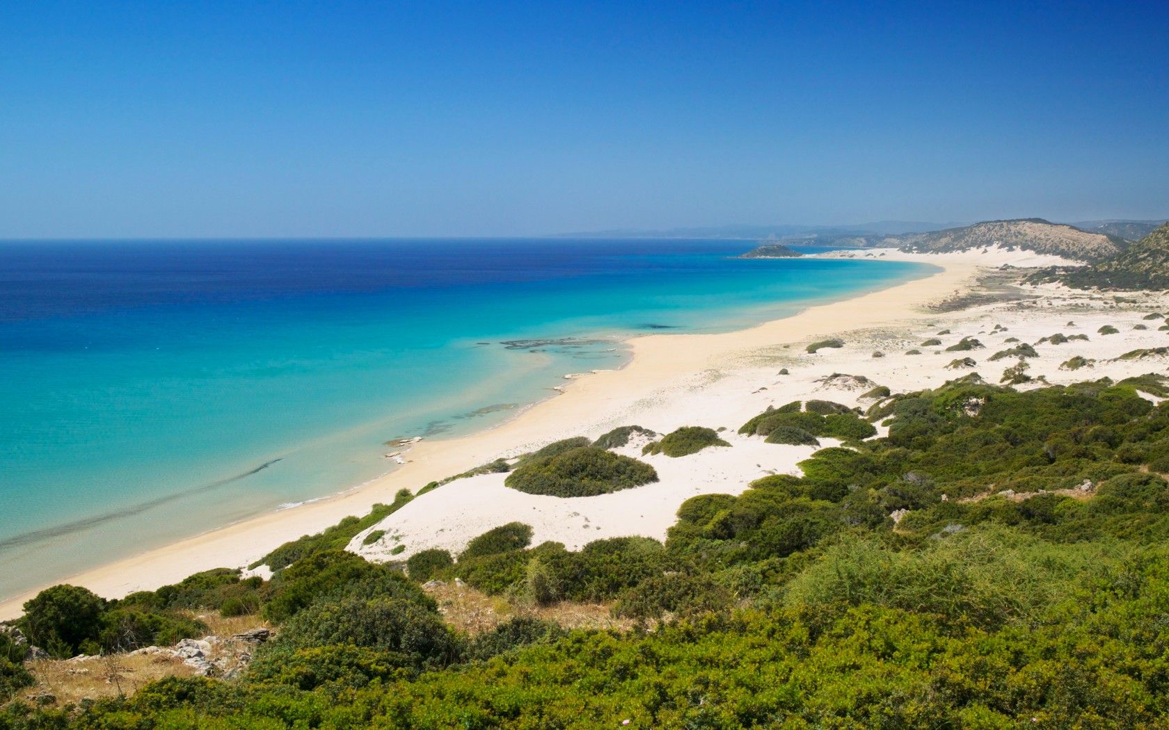 https://mdw-travel-data-us-east-1.s3.amazonaws.com/img/country/Greece/Golden-Beach/img_02.jpg