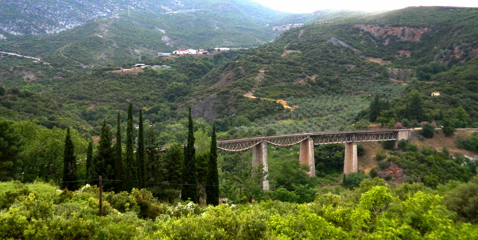 https://mdw-travel-data-us-east-1.s3.amazonaws.com/img/country/Greece/Gorgopotamos-Bridge/img_01.jpg