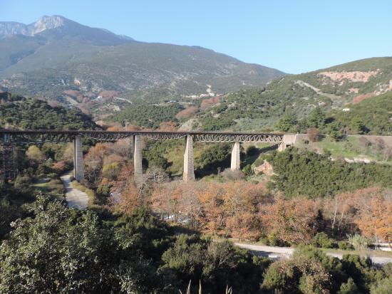 https://mdw-travel-data-us-east-1.s3.amazonaws.com/img/country/Greece/Gorgopotamos-Bridge/img_02.jpg