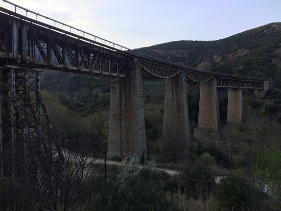 https://mdw-travel-data-us-east-1.s3.amazonaws.com/img/country/Greece/Gorgopotamos-Bridge/img_04.jpg