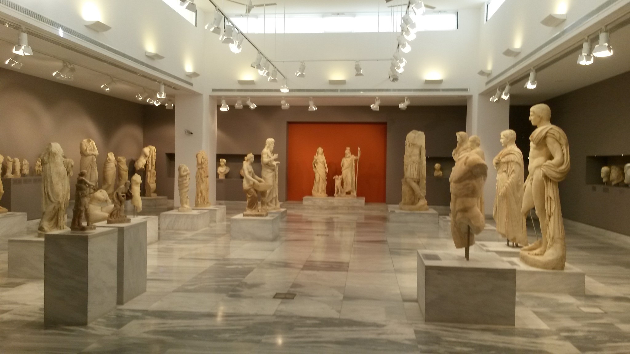 https://mdw-travel-data-us-east-1.s3.amazonaws.com/img/country/Greece/Heraklion-Archaeological-Museum/img_01.jpg