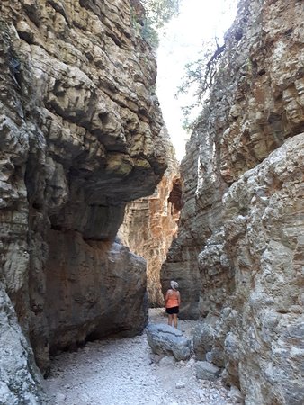 https://mdw-travel-data-us-east-1.s3.amazonaws.com/img/country/Greece/Imbros-Gorge/img_03.jpg