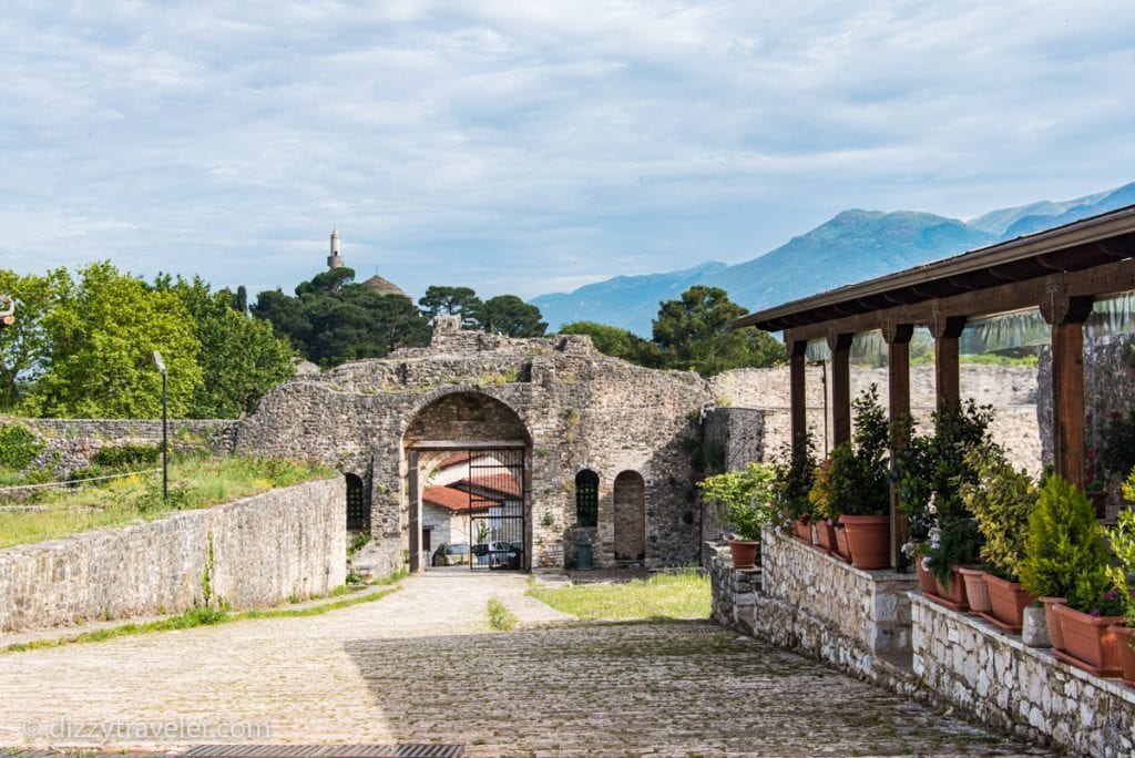 https://mdw-travel-data-us-east-1.s3.amazonaws.com/img/country/Greece/Ioannina-Castle/img_03.jpg
