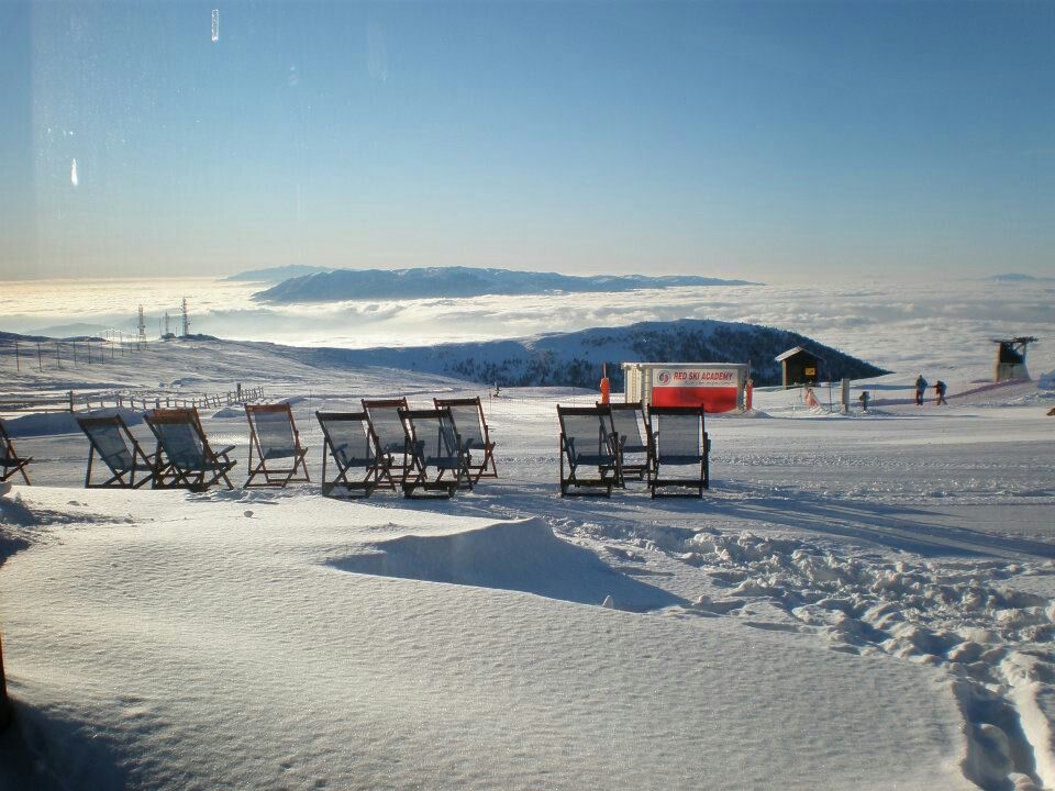 https://mdw-travel-data-us-east-1.s3.amazonaws.com/img/country/Greece/Kaimaktsalan-Ski-Center/img_02.jpg
