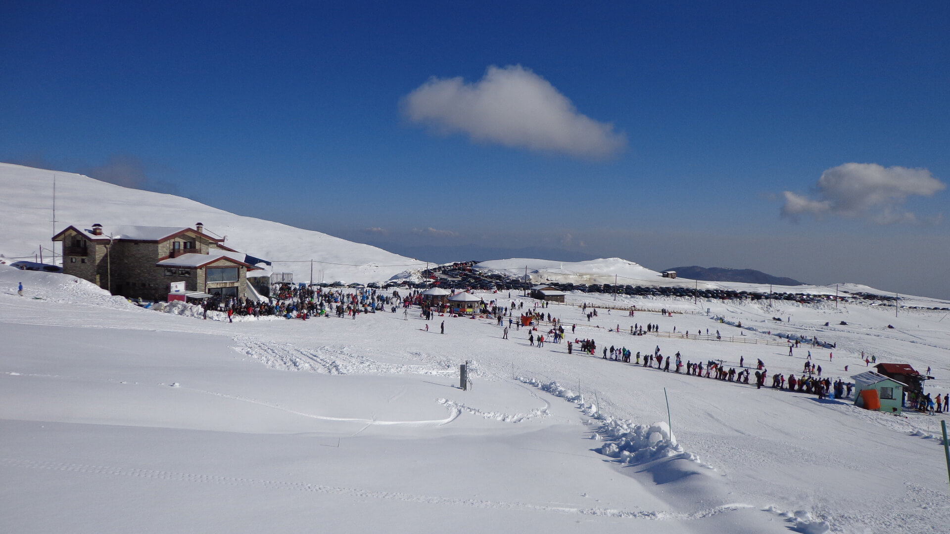 https://mdw-travel-data-us-east-1.s3.amazonaws.com/img/country/Greece/Kaimaktsalan-Ski-Center/img_03.jpg