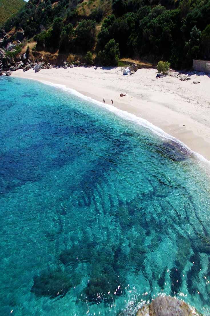 https://mdw-travel-data-us-east-1.s3.amazonaws.com/img/country/Greece/Kalamos-Beach/img_02.jpg