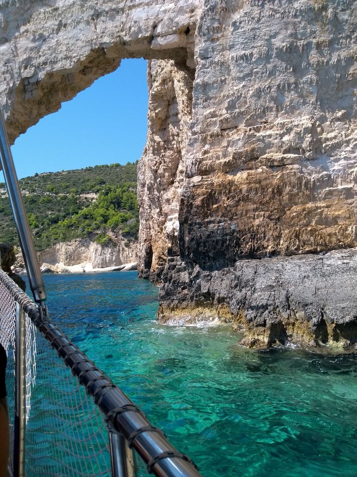 https://mdw-travel-data-us-east-1.s3.amazonaws.com/img/country/Greece/Keri-Caves/img_01.jpg